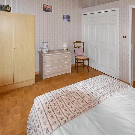 1 Bedroom Lovely In Nyaraló